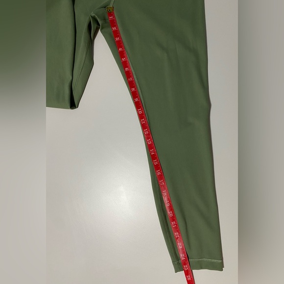 Like New! Lululemon Wunder Train HR Leggings - Picture 14 of 14